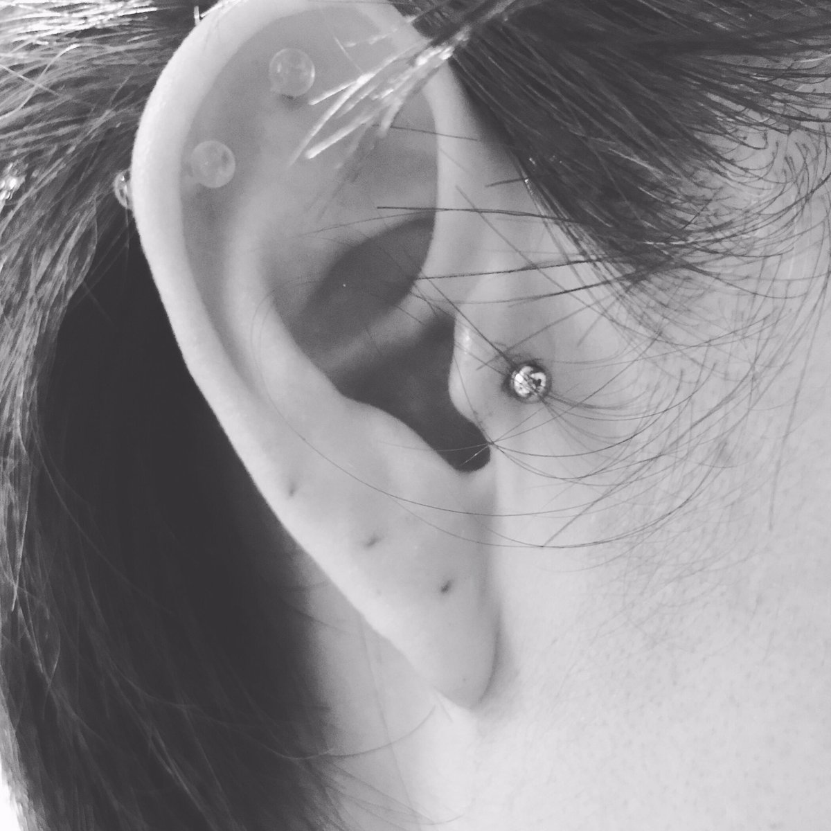 トラガスピアス