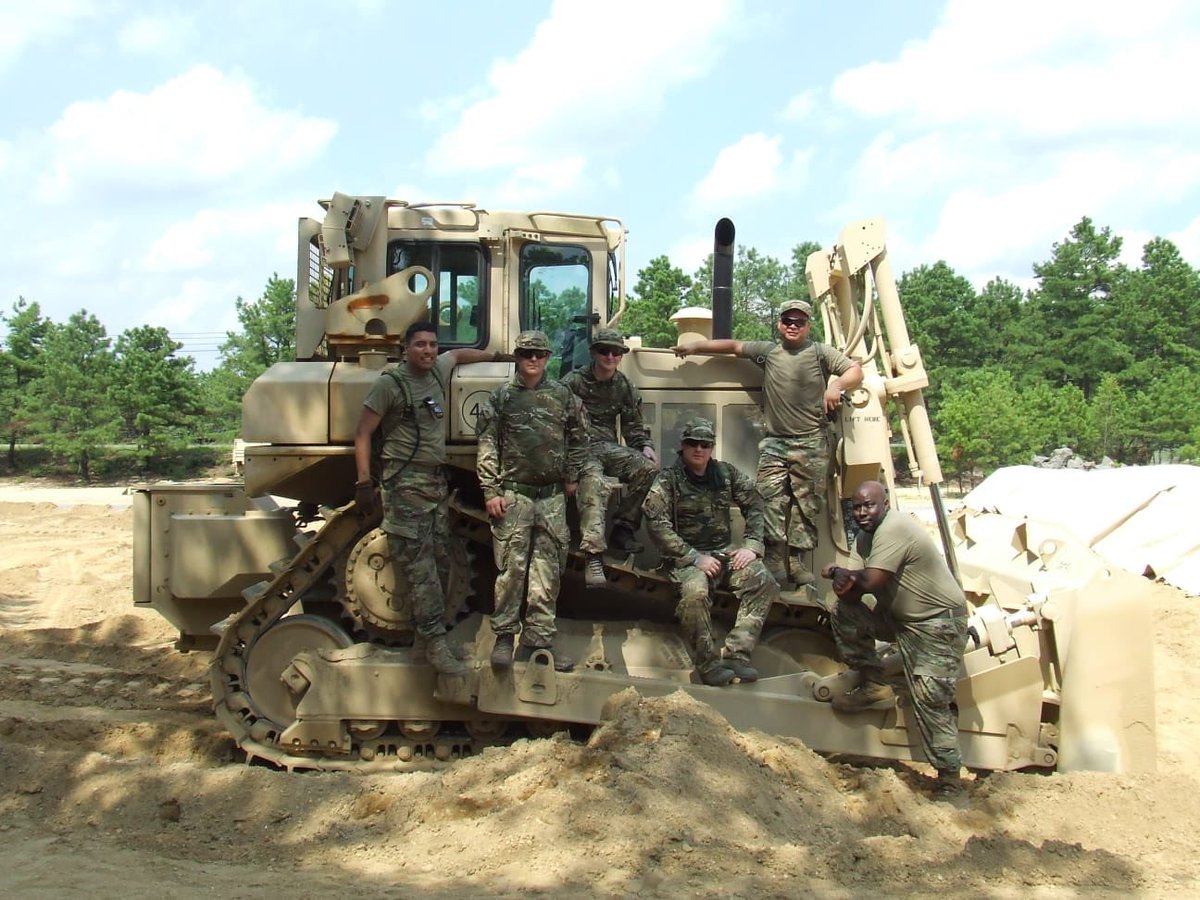 152RegimentRLC's tweet image. 👉🏻📲Come join #Team152 (NI) Regt RLC #PetOps A quick pick with our #fuel #supply #specialist counterparts from the 233rd PTL Co whilst building bunds for a Bulk #Fuel Installation #Partnerships @104Bde @TheRLCThinkers @RLCCorpsSM @RHQ_The_RLC @RFCANI @BritishArmy