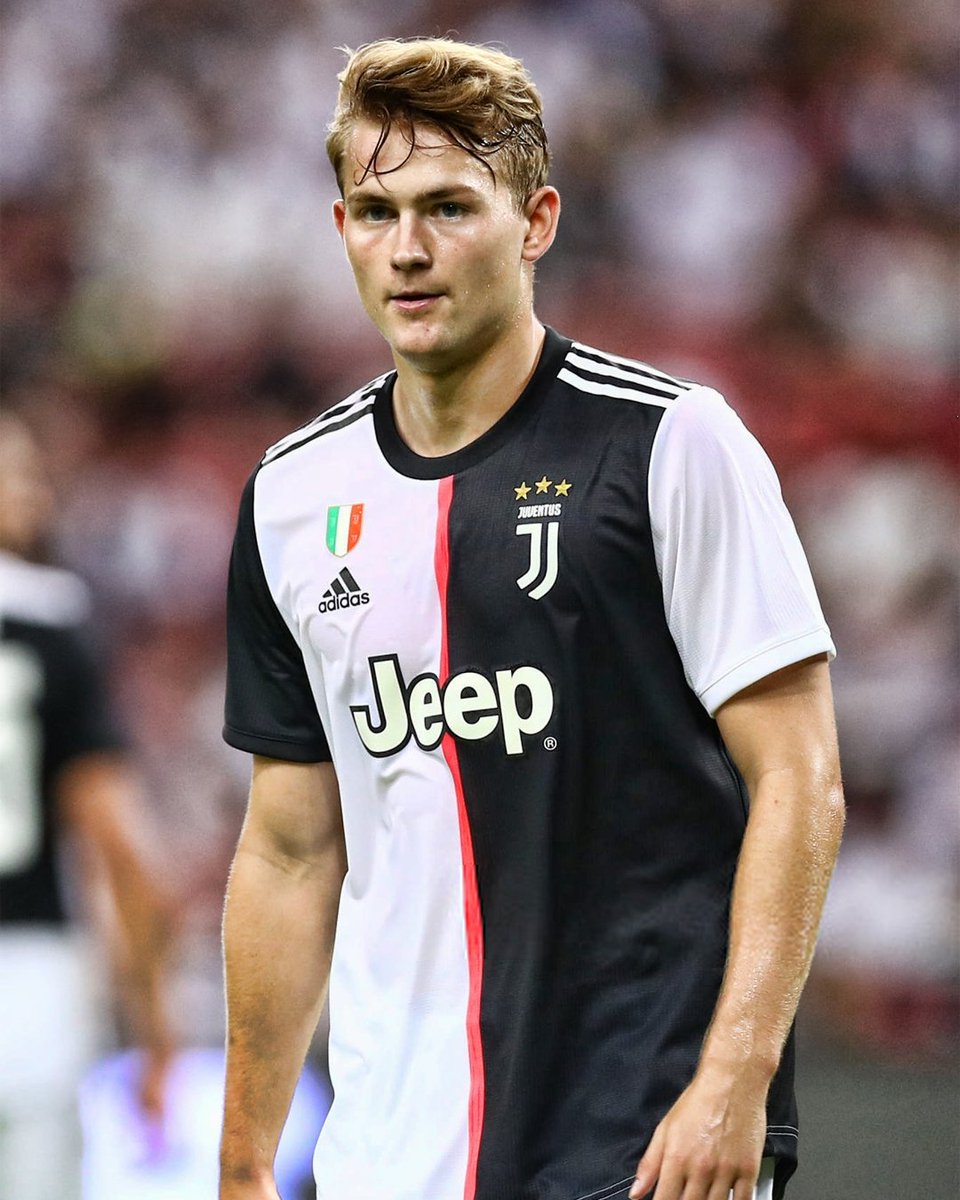juventusmaximus's tweet photo. ⚫⚪ @mdeligt_04 #Juventus #MdL4 https://t.co/s7hw1TADnu