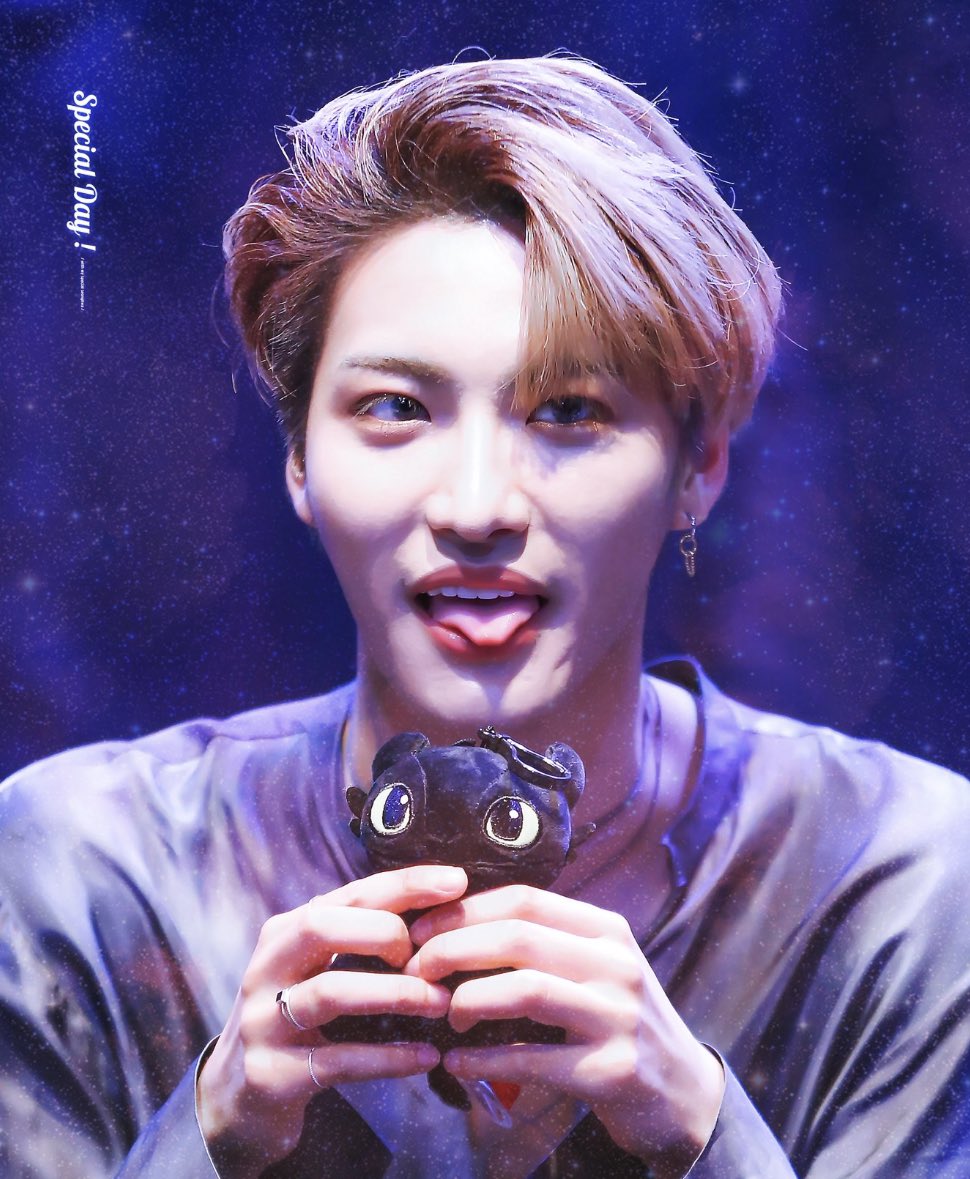 chogihwas's tweet photo. :¨·.·¨: 
 `·. —𝙬𝙞𝙩𝙝𝙤𝙪𝙩 𝙮𝙤𝙪 𝙞'𝙙 𝙗𝙚 𝙩𝙤𝙤𝙩𝙝..𝙡𝙚𝙨𝙨  
      #AtinySelcaDay #ATSD･: 🐉*ೄ https://t.co/VQLowO1RxO