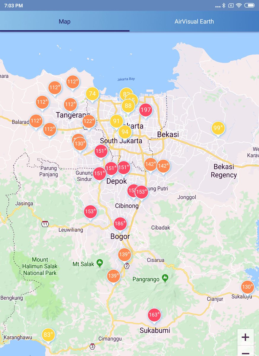 Goestono's tweet photo. Jam 22.00, jam 20.00, dan jam 19.00. Terlihat semakin malam udara semakin beracun. Saya kok curiga ada industri yang bekerja di malam hari, agar tidak ketahuan kalau emisi gas-nya meracuni udara. Bagaimana kementrian @KementerianLHK ? https://t.co/u9mal5erMu