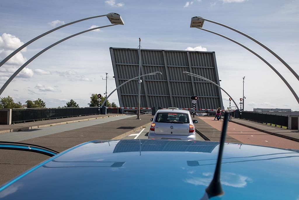 Weer files door defecte Schoterbrug in Haarlem dlvr.it/R8q0KY