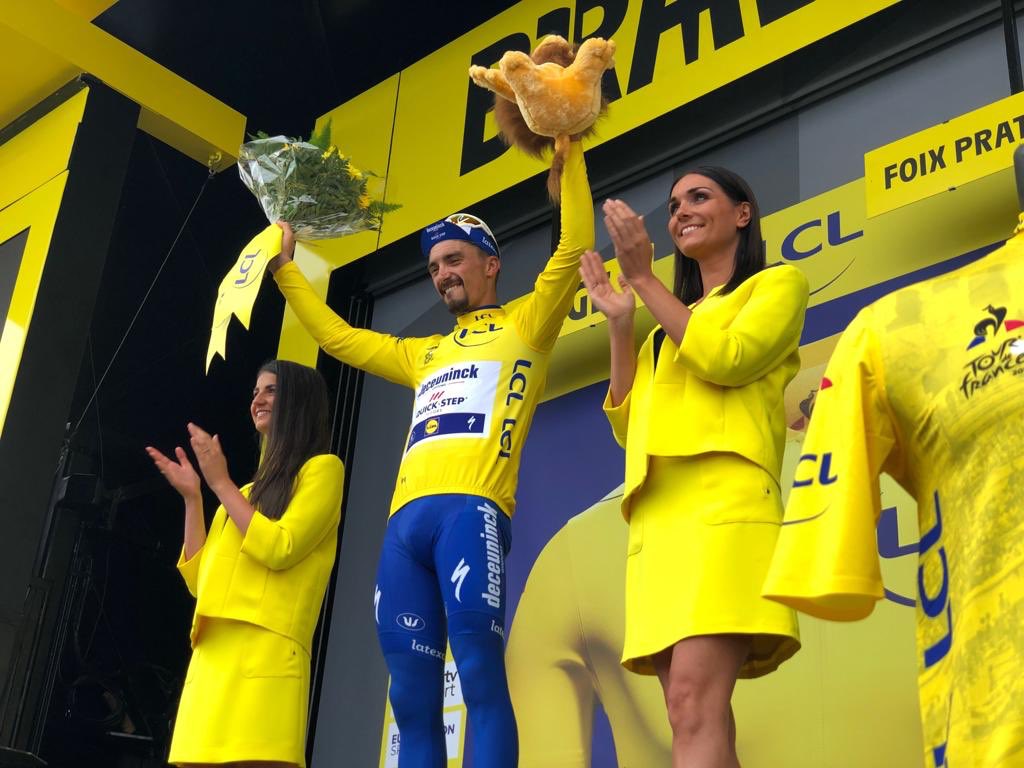 soudalquickstep's tweet image. Follow us and RT this picture for a chance to win a 2019 @PCyclingManager game key!