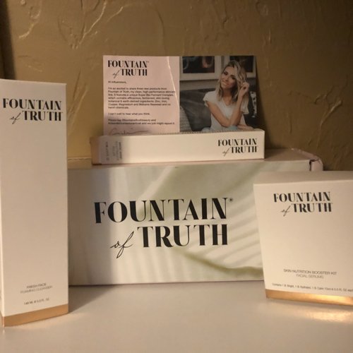 phoenixfire2912's tweet photo. I recently got this #complimentary set of #skincareproducts from  @fountainoftruthbeauty and  @influenster. It includes a foaming cleanser, eye roller, and serums. I look forward to trying them out.
#cleanskincareyoucantrust #review #cleanbeautifultruthful #fountainoftruthbeauty https://t.co/bpzZR5Slka
