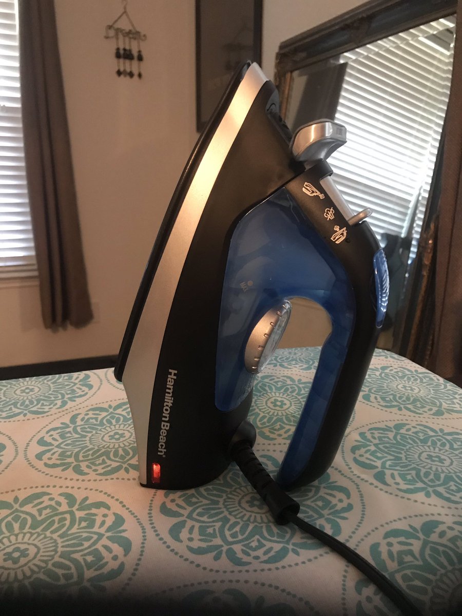 HelloHoudini's tweet photo. Wanna know how exciting my weekend was?? I GOT A NEW IRON #partyson https://t.co/pD2GagmsGX