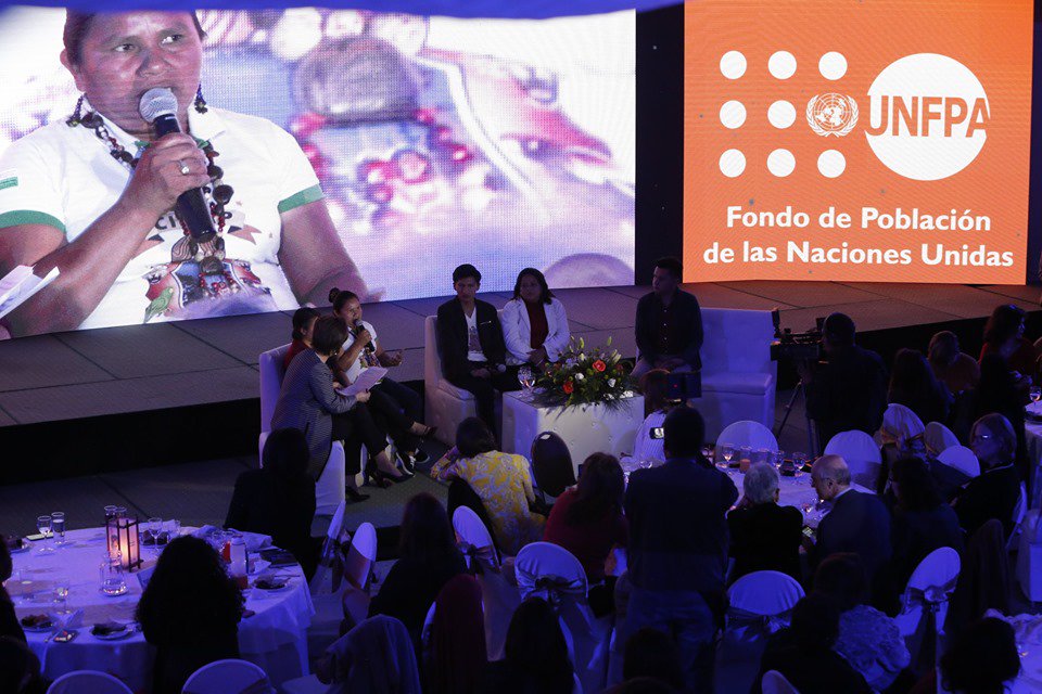 UNFPABolivia's tweet photo. #ICPD25 #UNFPA50 #PorElDerechoADecidir
Compartiendo historias de vida, en conmemoración del Día Mundial de la Población, 25 años de la CIPD y 50 años del UNFPA. 11/07/19.
#DerechosSexuales y #DerechosReproductivos
#DMP2019 #WPD_2019
@MuniLaPaz @CIDESUMSA @CatolicasBo @unfpa_lac https://t.co/JX6aLUWvlt