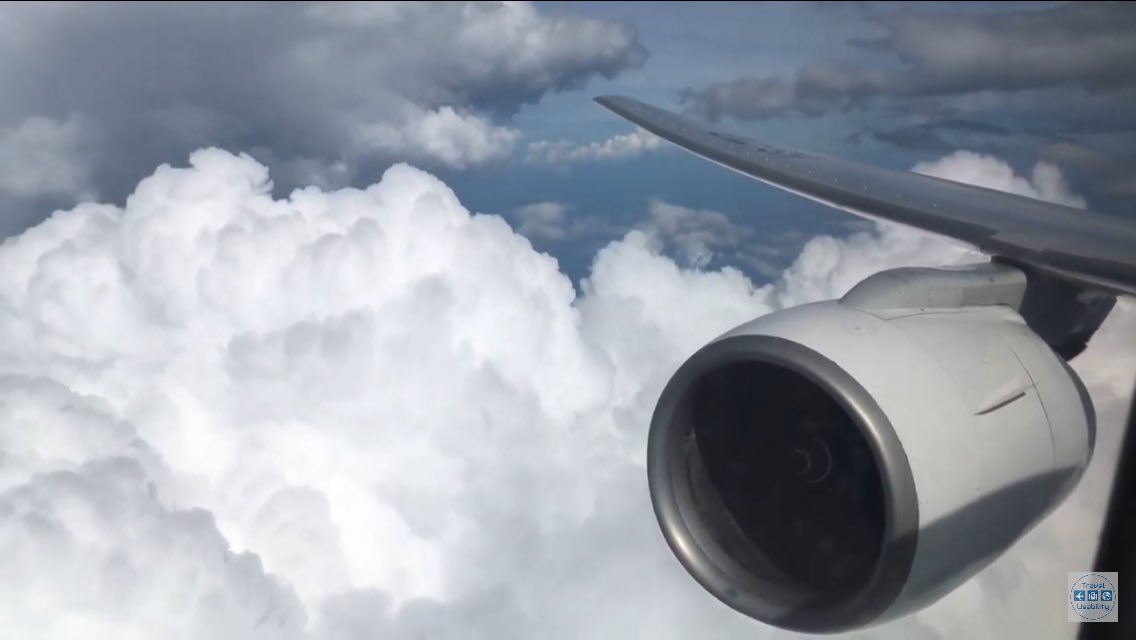 Nice oldschool roaring Trent 800 #enginesound during take-off from <a href="/ChangiAirport/">Changi Airport</a> with <a href="/ThaiAirways/">Thai Airways</a> in a <a href="/Boeing/">The Boeing Company</a> 777-300

youtu.be/kYqQXUtx-7o