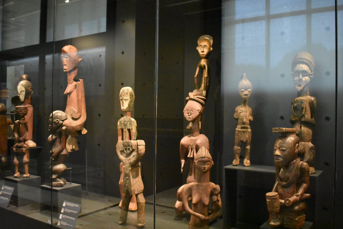 Objects, both contemporary and earlier, are integrated temporally and treated as art rather than craft, which is a really important curatorial move.