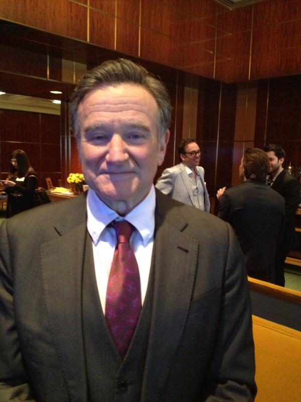 Wildaboutmusic's tweet photo. #RobinWilliams should have been turning 68 today. I took this photo six years ago -- the last time I ever worked with this genius who expressed our human comedy SO brilliantly. The thing I remember is his kindness &amp; inclusiveness. He wanted EVERYONE included in the fun. https://t.co/o2g1gK61Vp