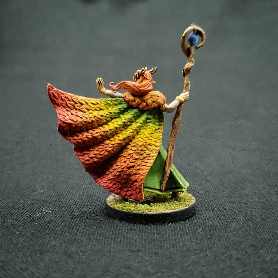 bratch1806's tweet photo. I haven't posted in a while, but I'm finally getting around to painting up my @CriticalRole miniatures. I had a blast with Keyleth's Cape. @Marisha_Ray #CriticalRole #criticalrolefanart #critterspaint  @SteamforgedLtd https://t.co/ykWYA0gqSO