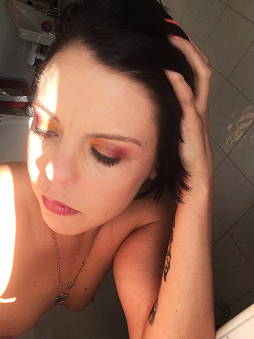 Live on streamte tonight sunday👄😀come play and tell me wath you like 😉 #rt #follow #cam #customvids <a href="/tag/follow"class="tags"><span>#follow</span></a><a href="/tag/rt"class="tags"><span>#rt</span></a><a href="/tag/milf"class="tags"><span>#milf</span></a><a href="/tag/cam"class="tags"><span>#cam</span></a><a href="/tag/customvids"class="tags"><span>#customvids</span></a>