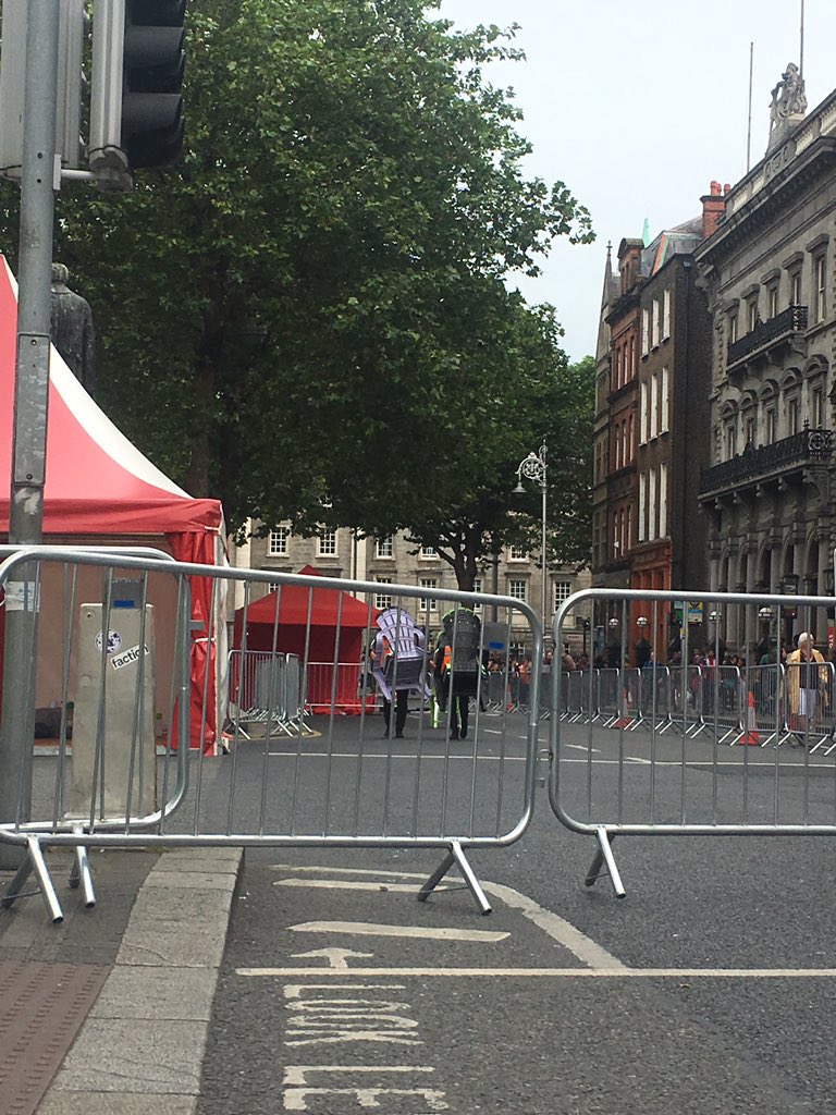 Nothing but barriers... And then clearing people out and taking the chairs away from #CollegeGreen at 4pm. Is Dublin City Council trying to make the area so unpleasant that we drop the idea of pedestrianising and make their lives easier? It could have been fabulous there today.