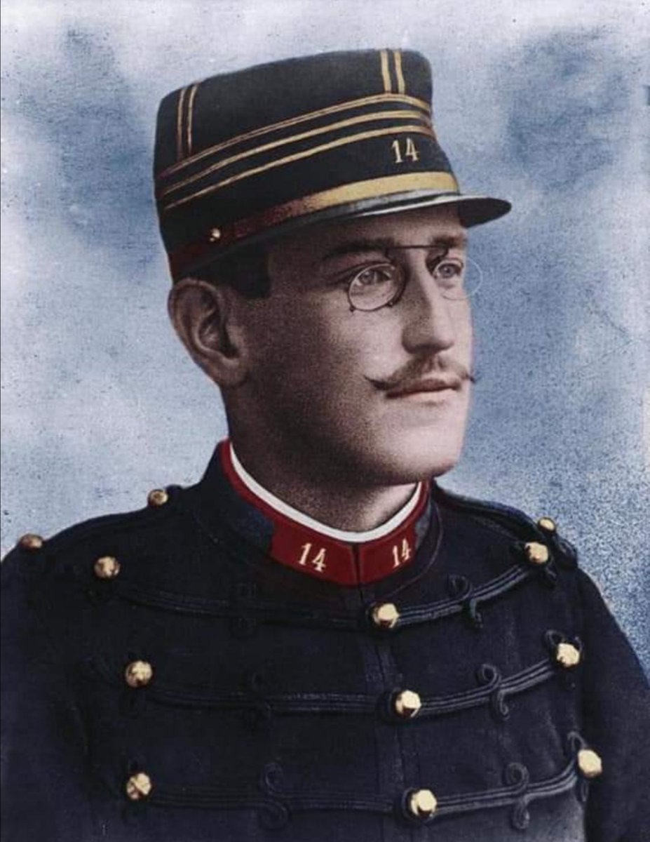 #21juillet1906, #AlfredDreyfus, réhabilité. Pendant 12 ans, la haine antisémite a fait vaciller la France. Grâce au courage d'intellectuels, journalistes et responsables politiques, la République remportait, ce jour, une grande bataille contre le « fascisme » dans notre pays.