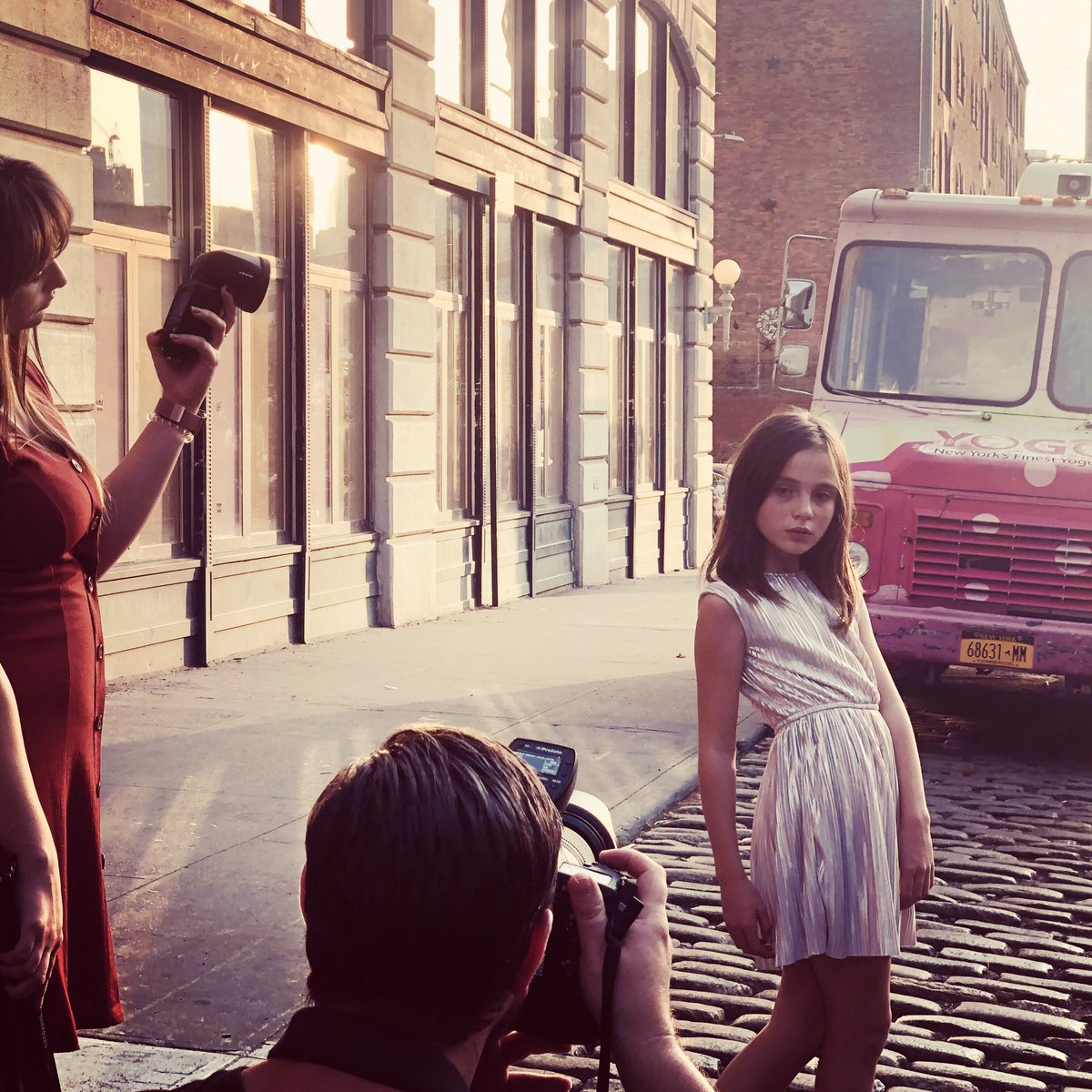 AlexisJaydenW's tweet photo. One of my happy places. I love doing shoots. 🖤 #alexisjayden #childmodel #childactress #33andme #33andmemanagement #danzfussphotography #onset #behindthescenes #setlife #photoshoot #happyplace #lovewhatyoudo #newyork #brooklyn https://t.co/pP7IcP0OOP