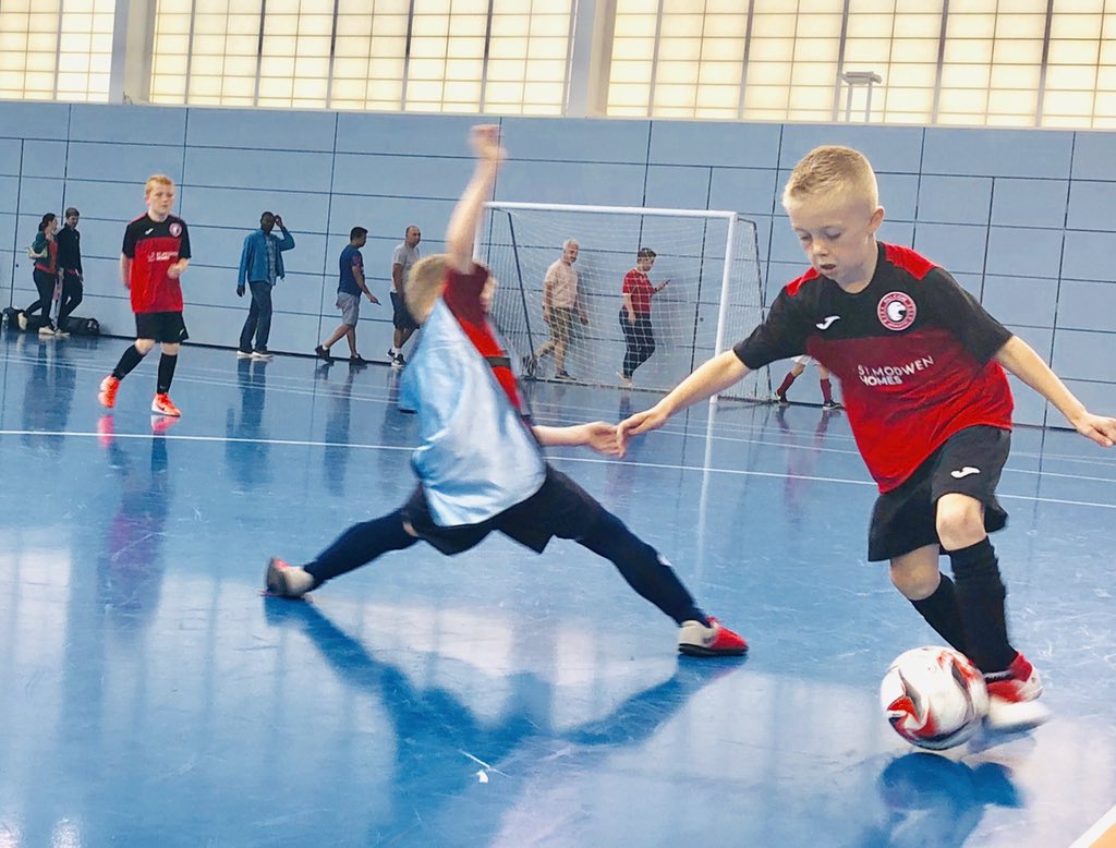 JFCCB13's tweet photo. Tough U7 game against a strong U8 @falcon_athletic Great development @salafutsalclub 👍 https://t.co/9GoesO3xLY
