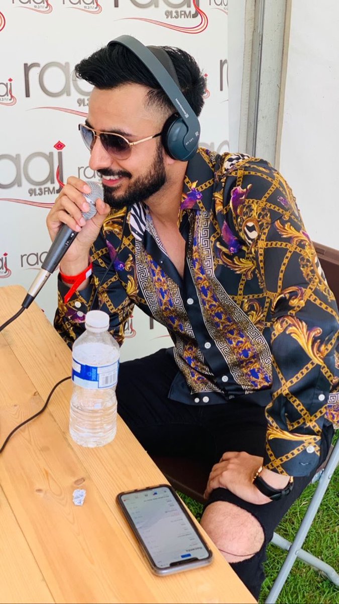 Amitofficialm's tweet photo. Pleasure speaking to @RaajFM straight after live performance at @BirminghamMela LOVE Birmingham! https://t.co/QC3ZAw6T5u