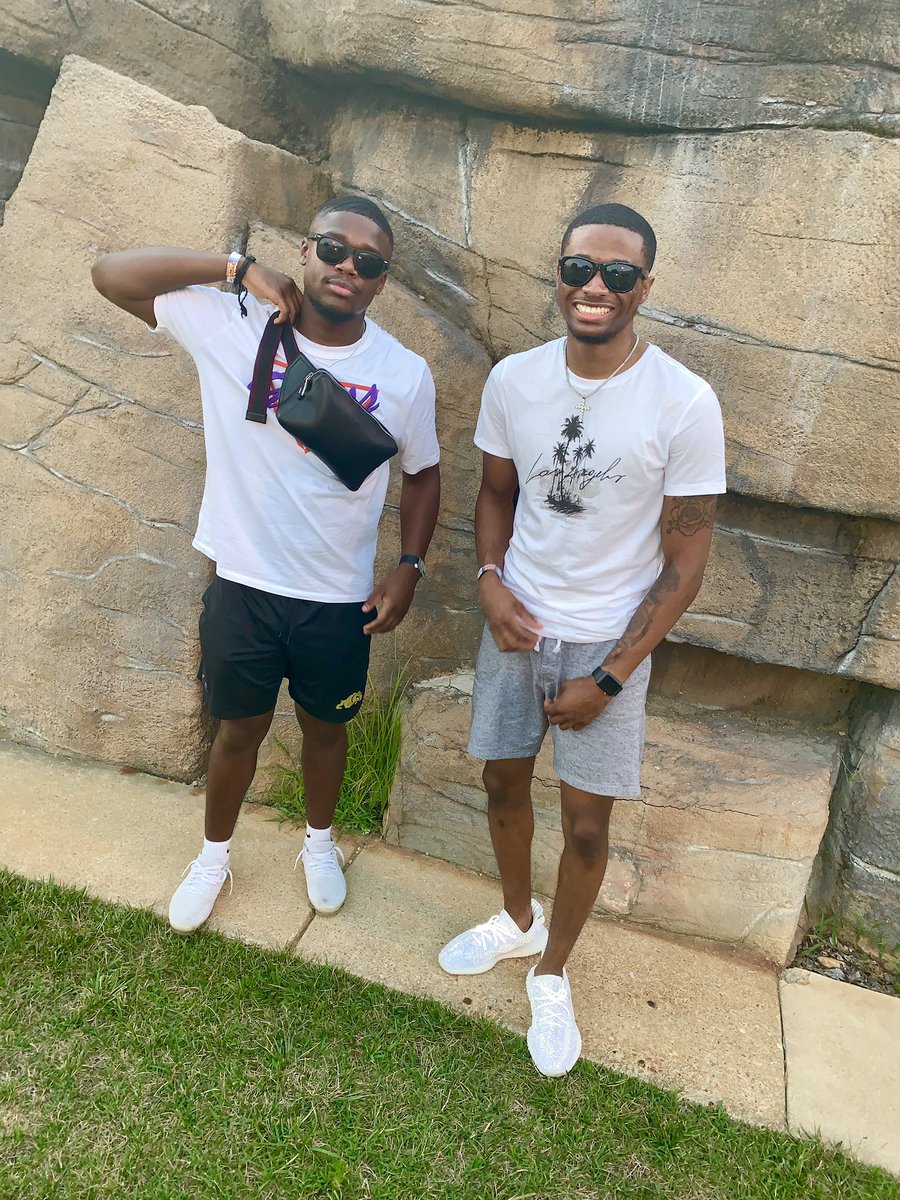 Yoooofrank's tweet photo. My brother like my mother son https://t.co/vbjDplsbpb