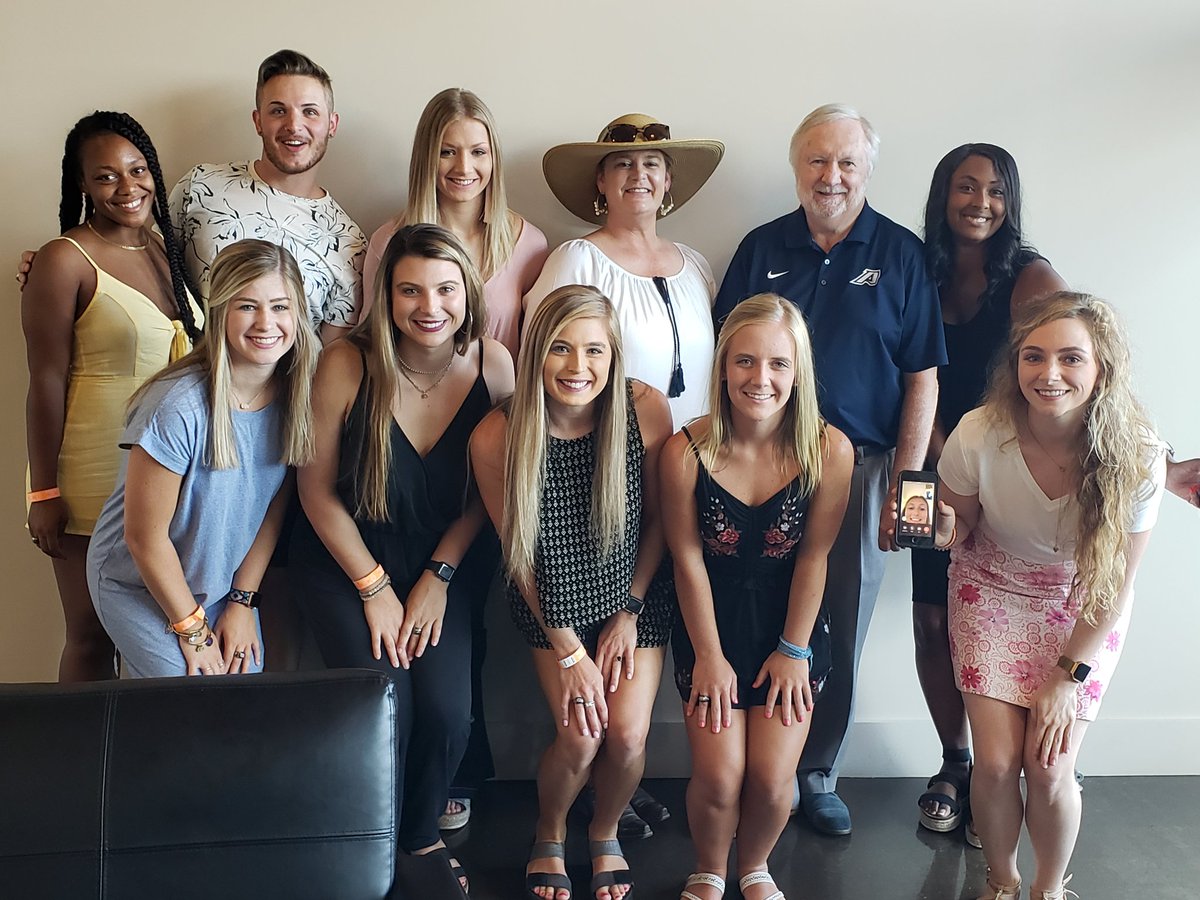 PresKeel's tweet photo. Wonderful for First Lady Tammie and me to host our @AUG_University Cheerleaders, who won the 2018 @PeachBelt Championship, at the @GreenJackets baseball game. Bringing home another ring!!  #GoJags!! https://t.co/CxNVHef8Xn