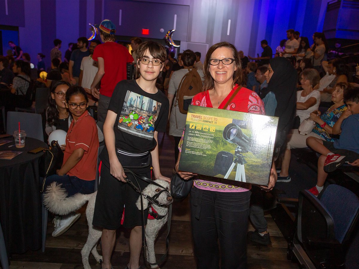 DunlapInstitute's tweet photo. Thanks so much to everyone who joined us for last night’s Moon-themed edition of SpaceTime! We had so much fun learning about the Moon and space with all of you. #SpaceTimeTO #MoonDay  #MoonLanding #Apollo50 https://t.co/RBPKDy7qq5