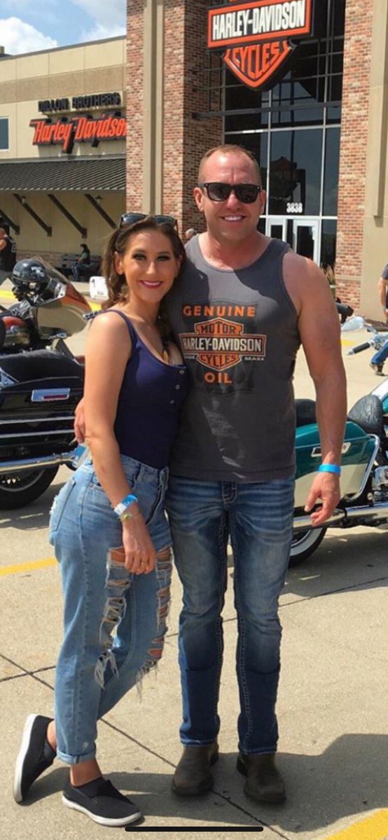 mxgrady80's tweet image. It’s so cute when @jmmesserschmidt  borrows @RachelUrbanski jeans to go riding