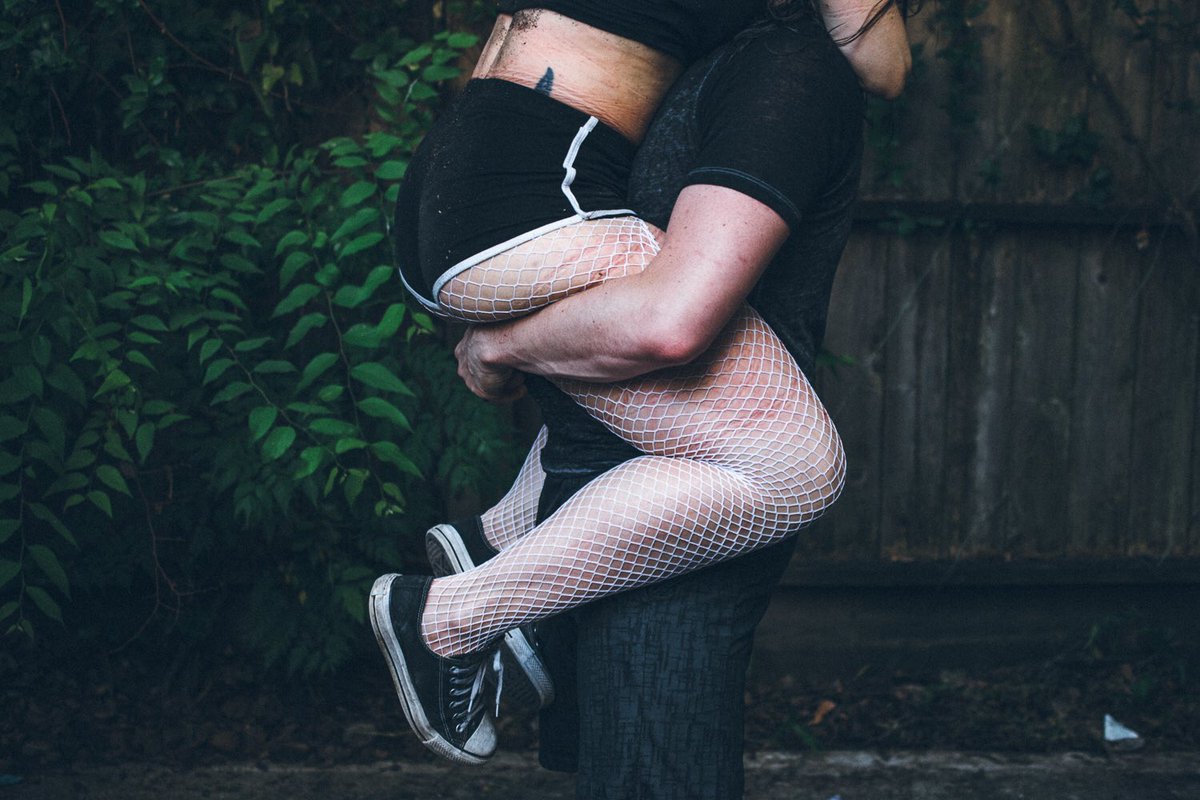 Kinkography's tweet photo. @tracimatlock and @nodorumkinbaku fueling that fishnets &amp; chucks fetish. 

Images by @kinky_lotus 

Full set is up for https://t.co/oSodKfeUjn members. https://t.co/Wpcg5o1HUd
