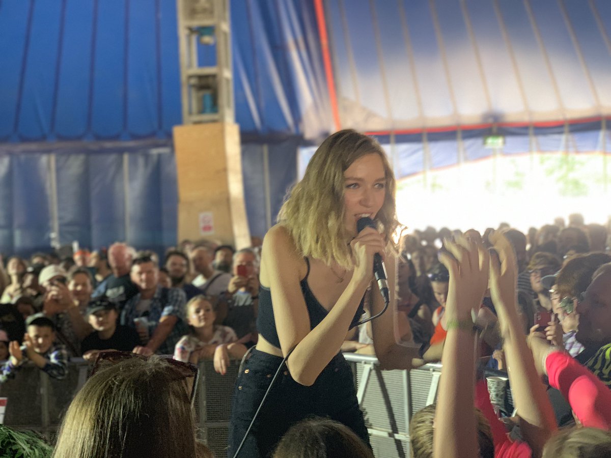 Best band of the day at <a href="/LatitudeFest/">Latitude Festival</a>? #TheBigMoon! Technical problems or not, that was an incredible set. @commoonicate