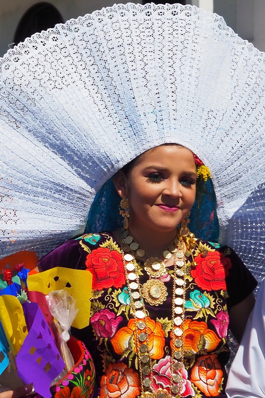 オアハカさる屋 Yoko やっぱり イスモ地方の衣装と女性の美しさは目を引きます Istmo Guelaguetza19 Mitla 民族衣装 オアハカ メキシコ カラフル 美女 お祭り フリーダカーロ T Co Nf8zmyjfhk Twitter