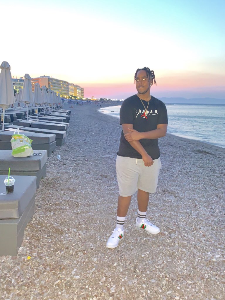 kingkhxlid's tweet photo. Can’t put me with dem man cah I’m different https://t.co/v3952igNhn