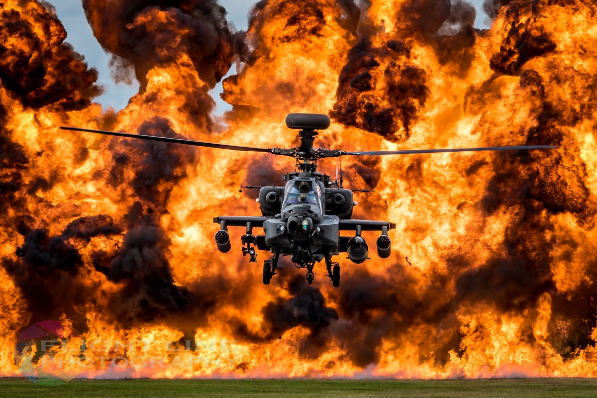 flight_photo's tweet photo. Boom! Finally got a shot I've been after for years!
@ArmyAirCorps @ApacheDisplay @airtattoo 2019.
@AirshowsOfTheUk @AviateAddict
#walloffire #AvGeek #BOOM https://t.co/Ku4utFNw4H