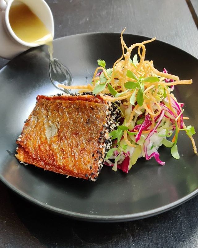 Atlantic Salmon | Coconut rice, Asian slaw, green curry broth 
#summerplates #salmonsunday #timerestaurant #atlanticsalmon