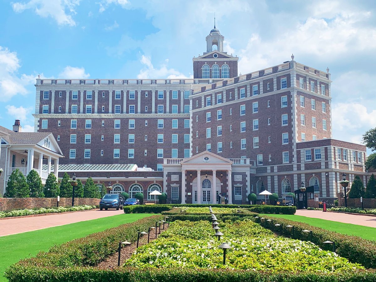 LandLopers's tweet image. I love grand old historic luxury hotels and in Virginia Beach that means the incomparable Cavalier - so happy to call this legend home for the next couple of days! #loveva #visitvabeach #marriottamericas