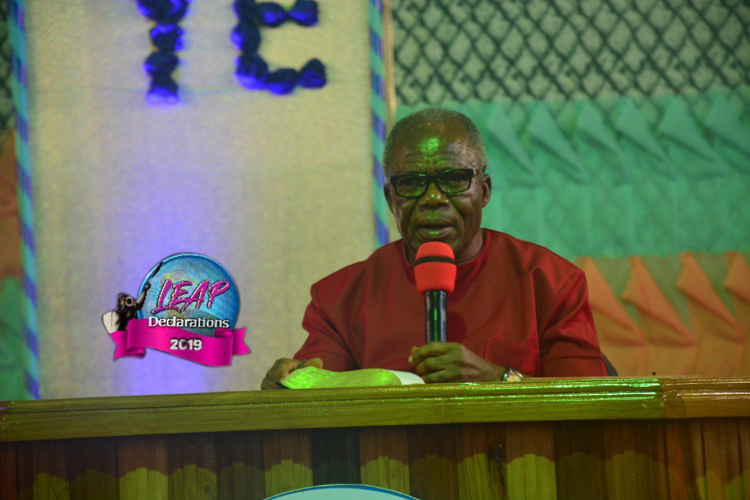 favour_olebu's tweet photo. I have a number of monuments that are speaking for me- Pastor AC Ohanebo
#LEAPDeclarations
#PastorACOhanebo 
@wccrmhq https://t.co/m66c1BHWVv https://t.co/RddqaFC8ts