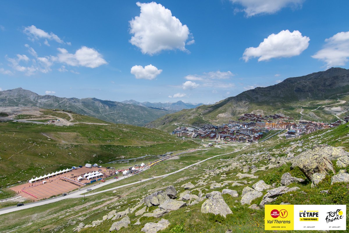 Val_Tho's tweet photo. 🏆 Félicitations à tous les participants de @letapedutour 2019 : Albertville ➡️ Val Thorens ! 🤩 🏅💪⛰

Merci également à nos nombreux bénévoles sur le terrain ! 👏

#ValThorens #EtapeDuTour 🏁 135km ⛰ 4,563 D+ https://t.co/hXjUi9gML0