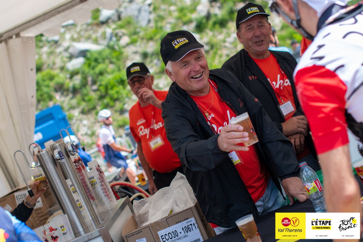 Val_Tho's tweet photo. 🏆 Félicitations à tous les participants de @letapedutour 2019 : Albertville ➡️ Val Thorens ! 🤩 🏅💪⛰

Merci également à nos nombreux bénévoles sur le terrain ! 👏

#ValThorens #EtapeDuTour 🏁 135km ⛰ 4,563 D+ https://t.co/hXjUi9gML0