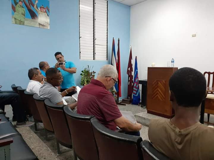 RocaNilda's tweet photo. Muestran los trabajadores del Hospital Calixto García a las autoridades de la capital, objetos de obra que  se inauguran el proximo 26 de julio. Es el resultado del trabajo y el esfuerzo de los trabajadores y contructores  #vamoapormas. https://t.co/fbJawYXKQH https://t.co/GkMkMHnG4c