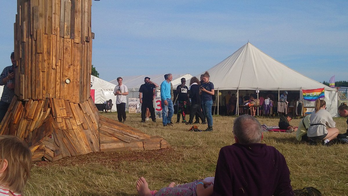 joimson's tweet photo. Ezra Collective must absolutely smashed the main stage @LarmerTreeFest lucky enuff to meet them after #ltf19 #keepitwheel @EzraCollective https://t.co/EXRcOD296H