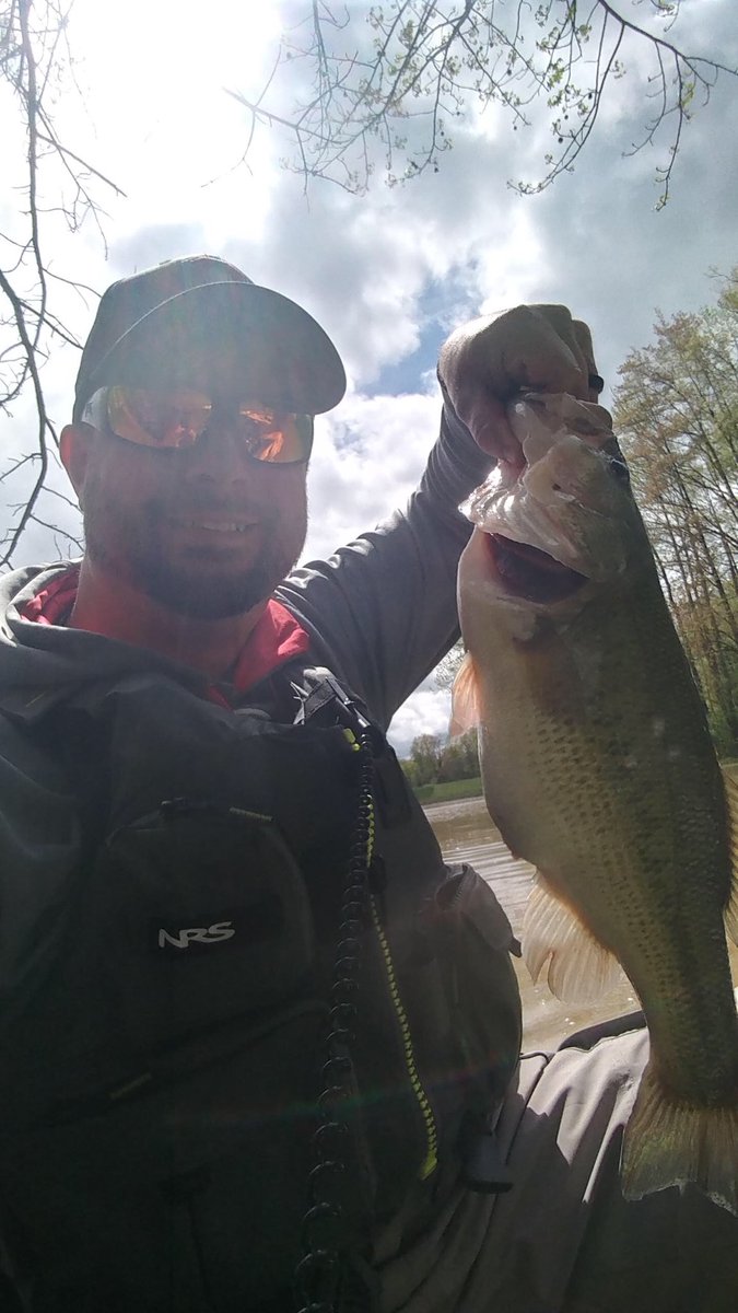 1fulldraw's tweet photo. #KAYAKBASSFISHING https://t.co/KvC8jGUqkj