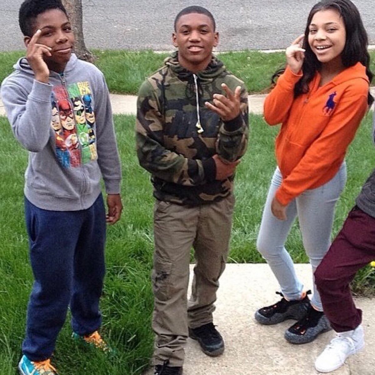 ayeerelll's tweet photo. Rest In Peace Baby boy, you wouldn’t  believe I’m up and 9am crying fam, you know I ain’t too emotional, but this shit really got my head fucked up bro. Just look, we grew up so much. REST IN PEACE TAI🖤🕊 Love you 🖤💔 https://t.co/MlvgTx9O8k