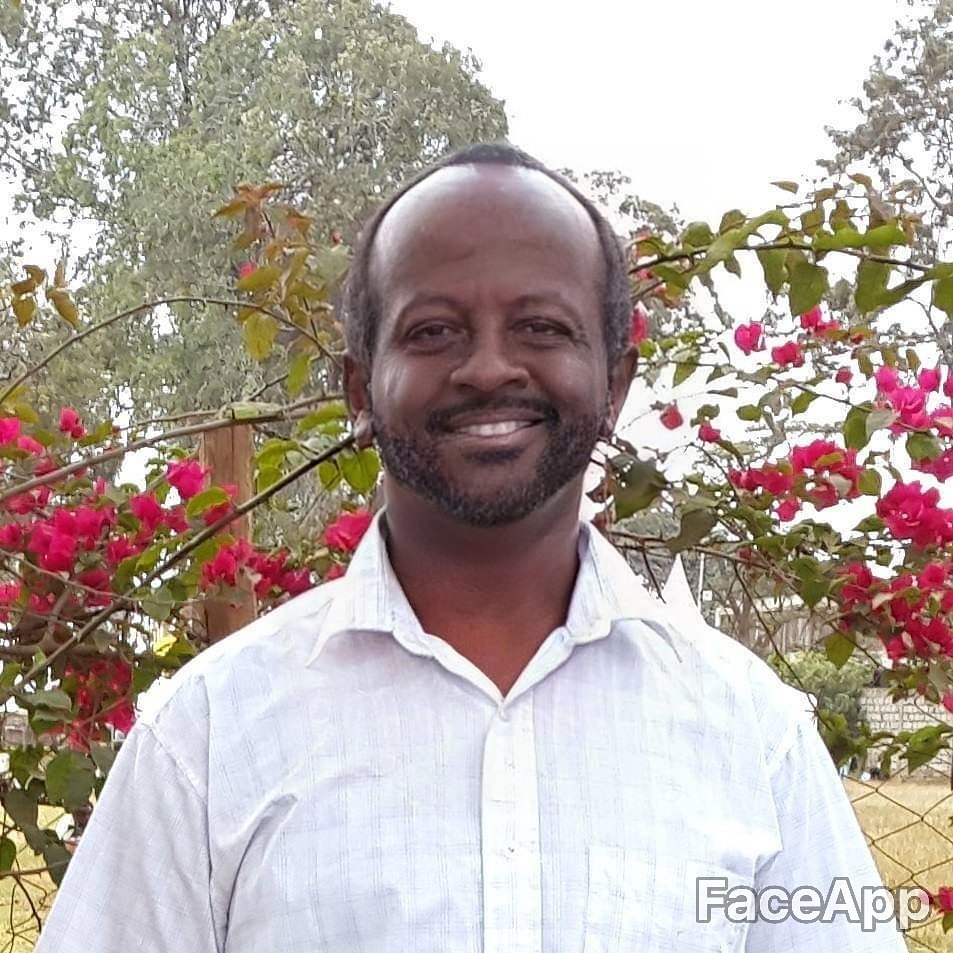 masha_kris's tweet photo. Best thing ever made. Still maintaining my smile at old age.......👴👴👴#socialmedia #OldAgeChallenge #faceappchallenge #KMich https://t.co/aTo7E9GvMo