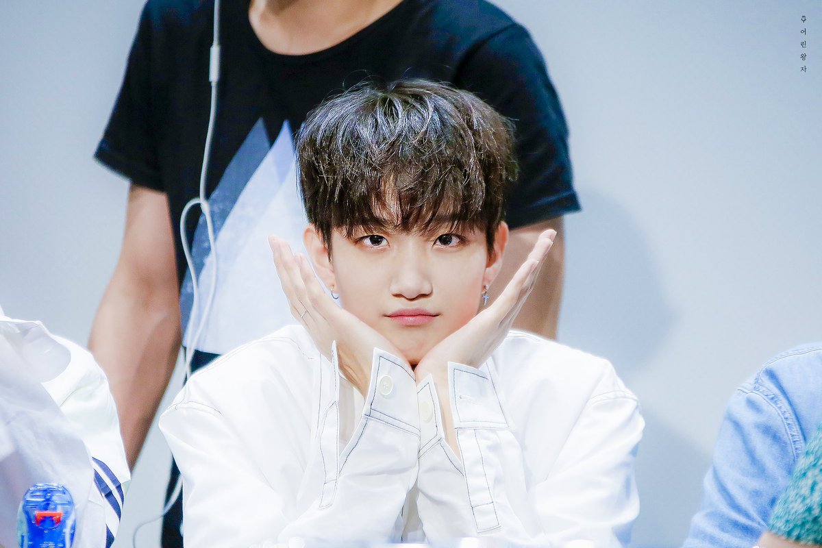 20021002_com's tweet photo. 190721 영등포 팬싸 

너는 내 파란장미야 💙

@jflo_newkidd #뉴키드 #우철 #우철왕자님 #newkidd #Woochul https://t.co/lMMdo9RWtZ
