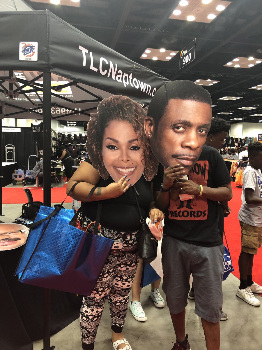 1067WTLC's tweet photo. We’re at the Indiana Black Expo, Inc. having fun with the community. The exhibit is FREE! Check Indianapolis Black own comic books, all of the Divine 9, Meijer is giving away full size bottle of Mielle Organics inside the health fair, and much more #1067TLC #TLCISINDY #IBE19 https://t.co/2oR224amae