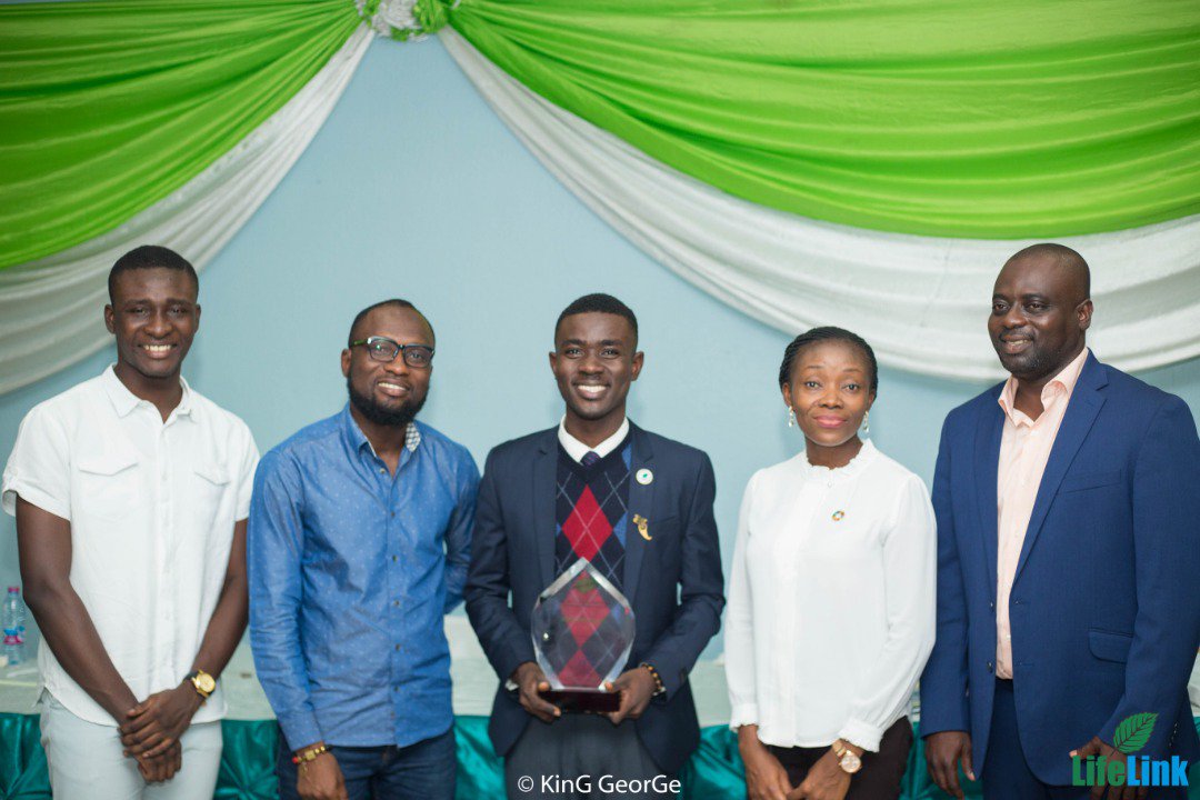 _teamhubs_'s tweet photo. @KNUSTKumasi students swept all the topmost awards at the just ended @LifelinkGhana #LITMUN.
With Oppong Kyekyeku @kyeyksmann, a former @knust_src Presidential aspirant being awarded as Overall best delegate. Congratulations to all other KNUST award winners! Find pictures 👇 https://t.co/3ChNz1TSgw