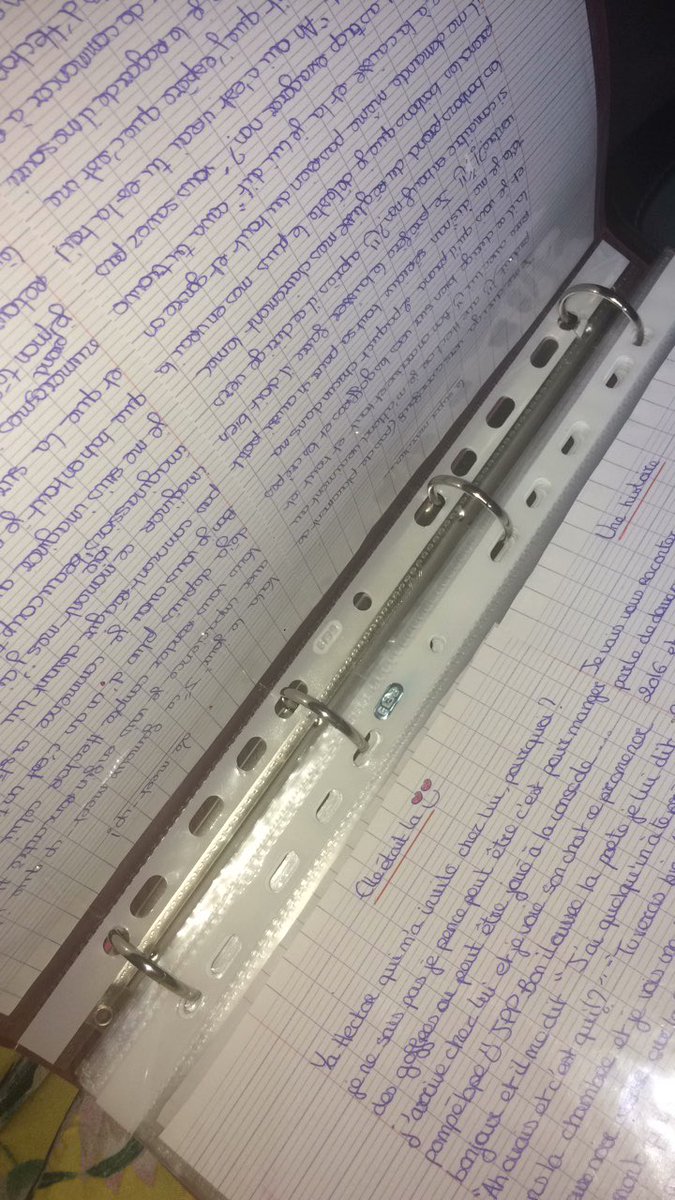 bbmargot58's tweet photo. Regarder ce que je retrouve des histoires que j’ai inventer sur @hectorlevrai y’a 2 ans de sa 😂🥵 https://t.co/DtPkYopKSc