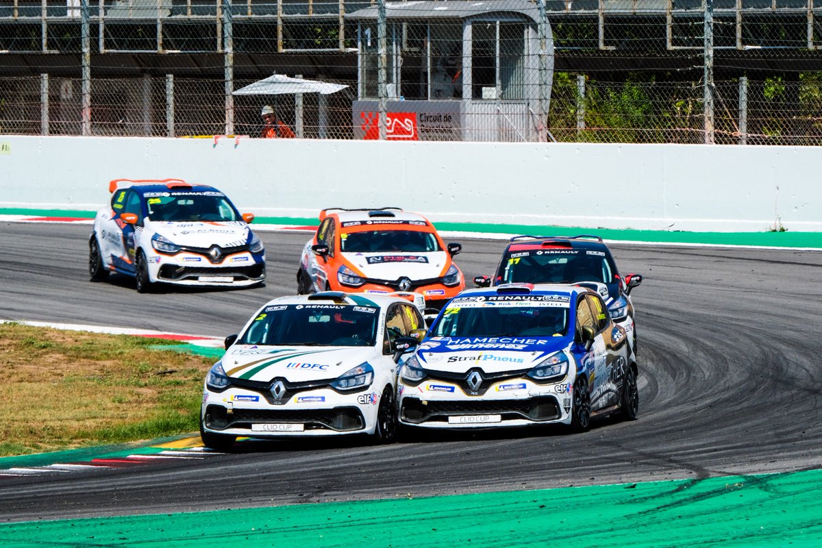 marcdeful's tweet photo. Some photos of this weekend in the Clio Cup France held at @Circuitcat_eng with @TeamVRT

#MarcdeFulgencio #ClioCupFrance #ClioCup #VRT #RenaultSport

📸 x @marccalvophoto https://t.co/qGbV8tt4NT