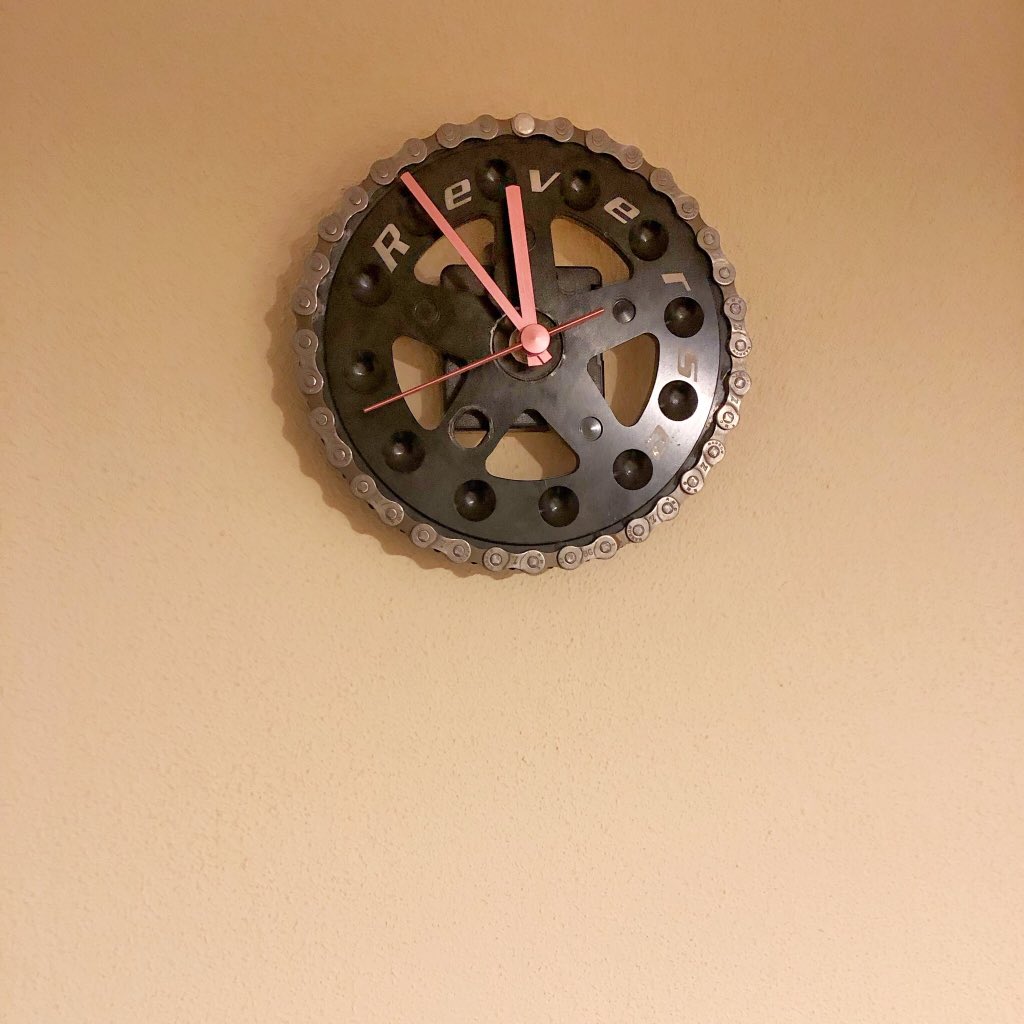 verschiedenArt_'s tweet photo. Sich Zeit für liebe Menschen nehmen.
Da ist einfach alles dabei: Selbstgemachtes upcycling Geschenk das den Geschmack des Beschenkten getroffen hat. Zusammen mit einem lieben Hacker im Hackspace gebaut. #creativity #BinaryKitchen https://t.co/IXvnGKPDXQ