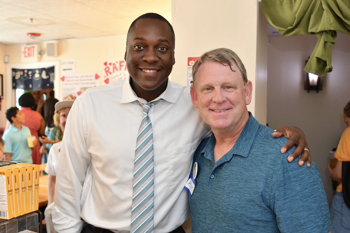 HoCoGovExec's tweet image. Its a great day to show support for Derek and Hatsumi Smith of @MatchaTimeCafe. Recently Derek suffered from a heart attack while traveling abroad. 

When our friends are in need, our community comes together to support them. Stop by the cafe before 5pm today to show your support