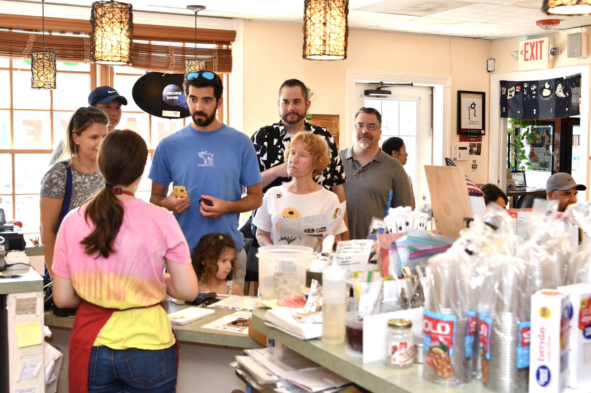 HoCoGovExec's tweet image. Its a great day to show support for Derek and Hatsumi Smith of @MatchaTimeCafe. Recently Derek suffered from a heart attack while traveling abroad. 

When our friends are in need, our community comes together to support them. Stop by the cafe before 5pm today to show your support