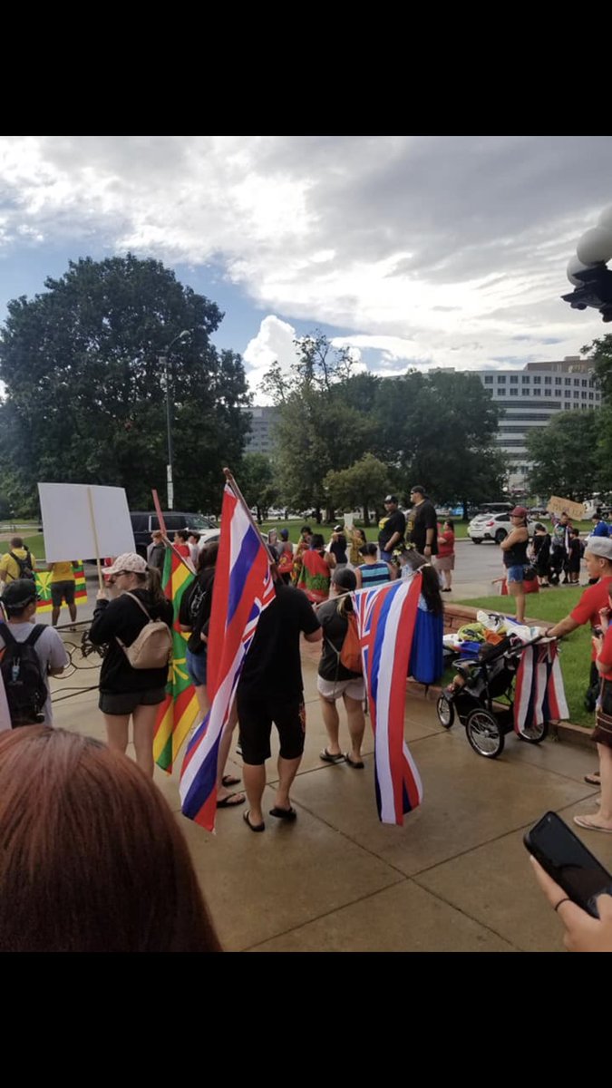 lyssacharisse's tweet photo. colorado, we stand with Mauna Kea. #MessWithOneMessWithAll #WeArePolynesia #ProtectSacredLands #AOLETMT https://t.co/v0OPRCiqHx