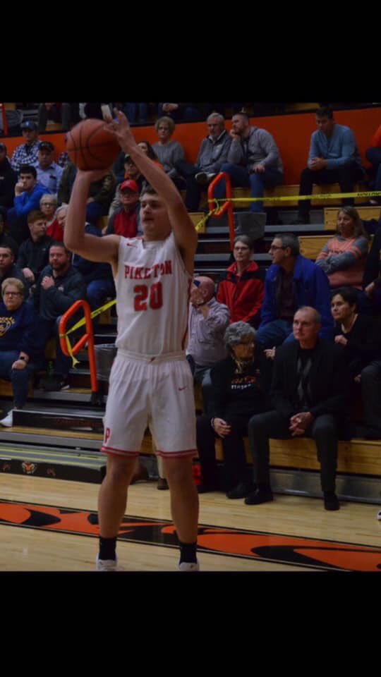 RedstreakBball's tweet photo. Incoming junior, Chris Chandler, becomes the seventh Redstreak to be accepted into our inaugural Green Light Shooting Club after hitting his 2,000th make today!  #grit #greenlight #shootersshoot https://t.co/zTyzRJg0Nw