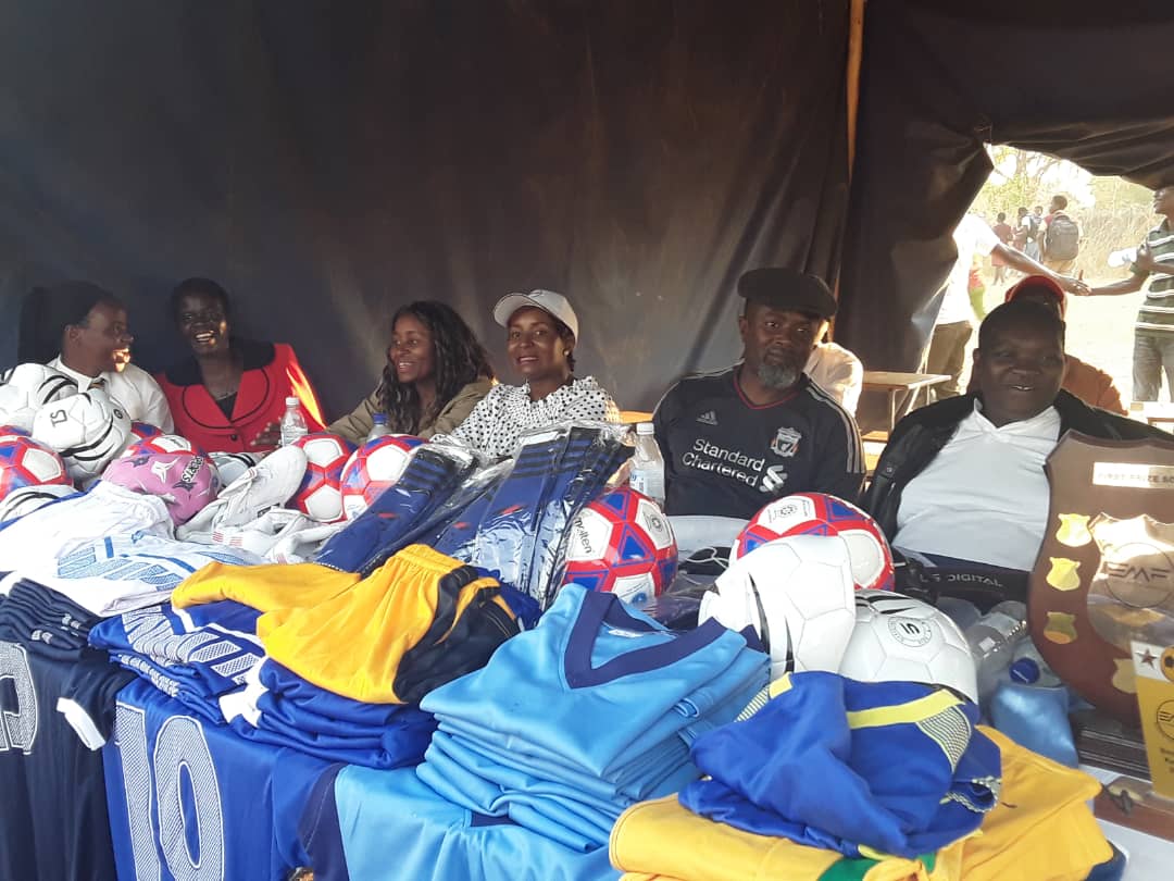 elias_mambo's tweet image. When I am not breaking news I will be breaking new grounds... #BuildingHopeChangingLives #EMFoundation